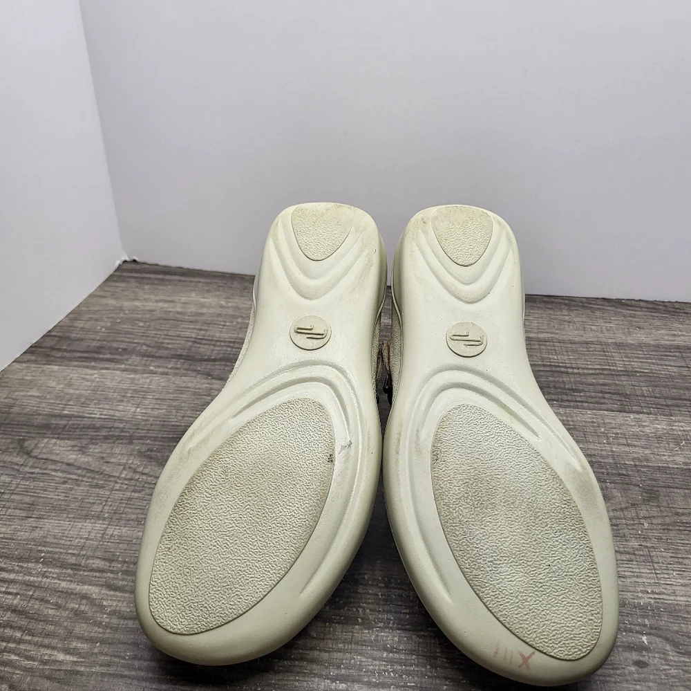 Women’s Footprints By Birkenstock Beige Mary Janes Sz EU36/ US 5.5